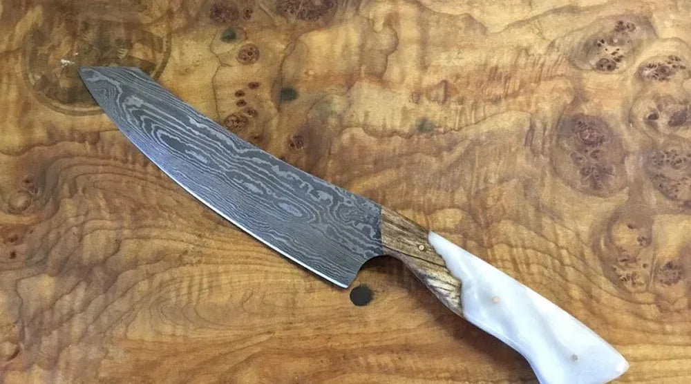 Exploring the Art and Functionality of Custom Damascus Blades