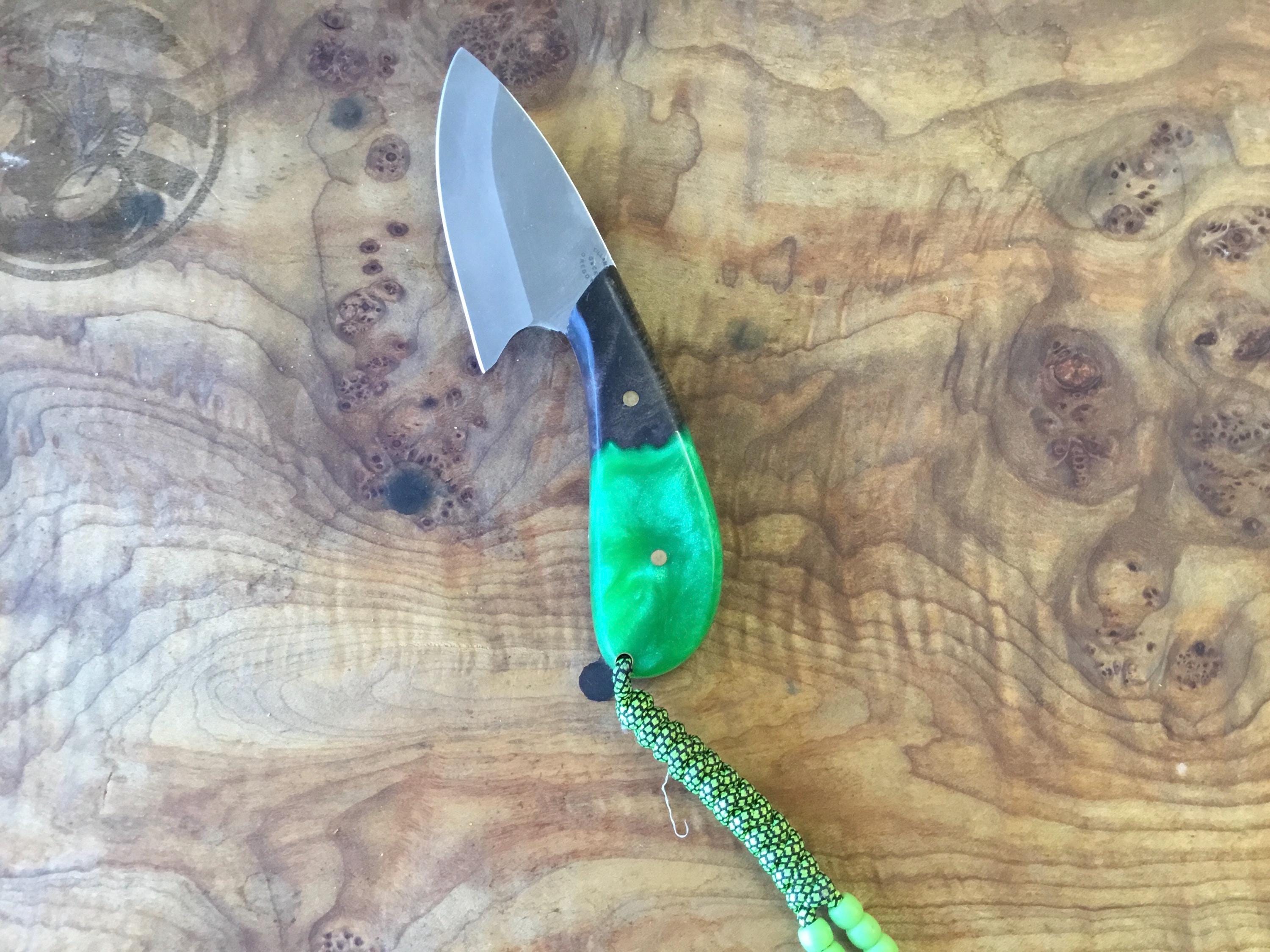 The Falcon skinning Blade