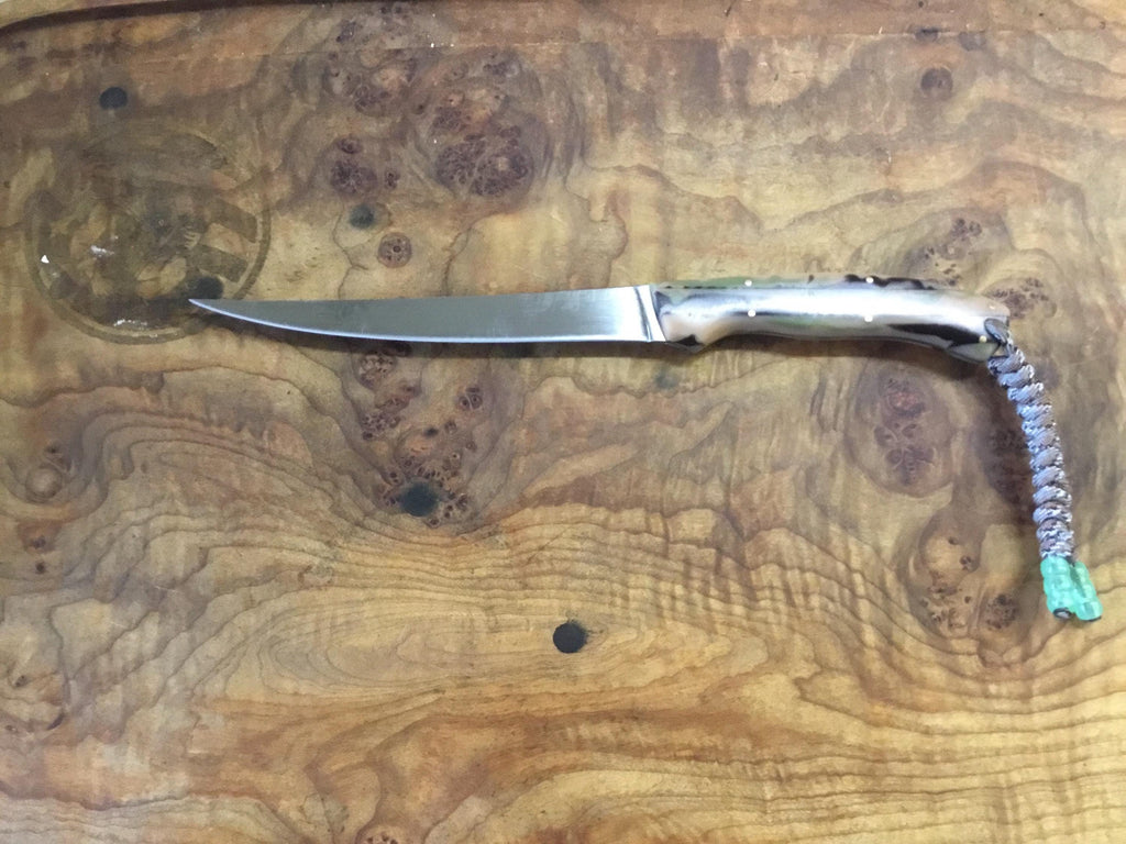 Mid size fillet blade
